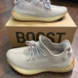 Yeezy Boost 350 V2 size 8.5 Sesame